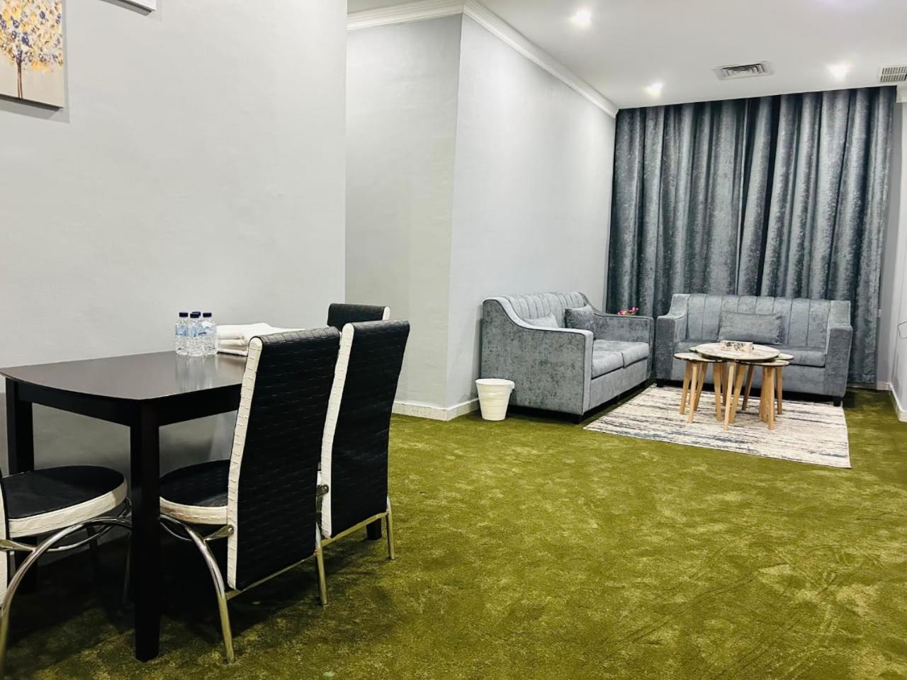 Ferienwohnung De Iris Regency Fahaheel Kuwait City Exterior foto