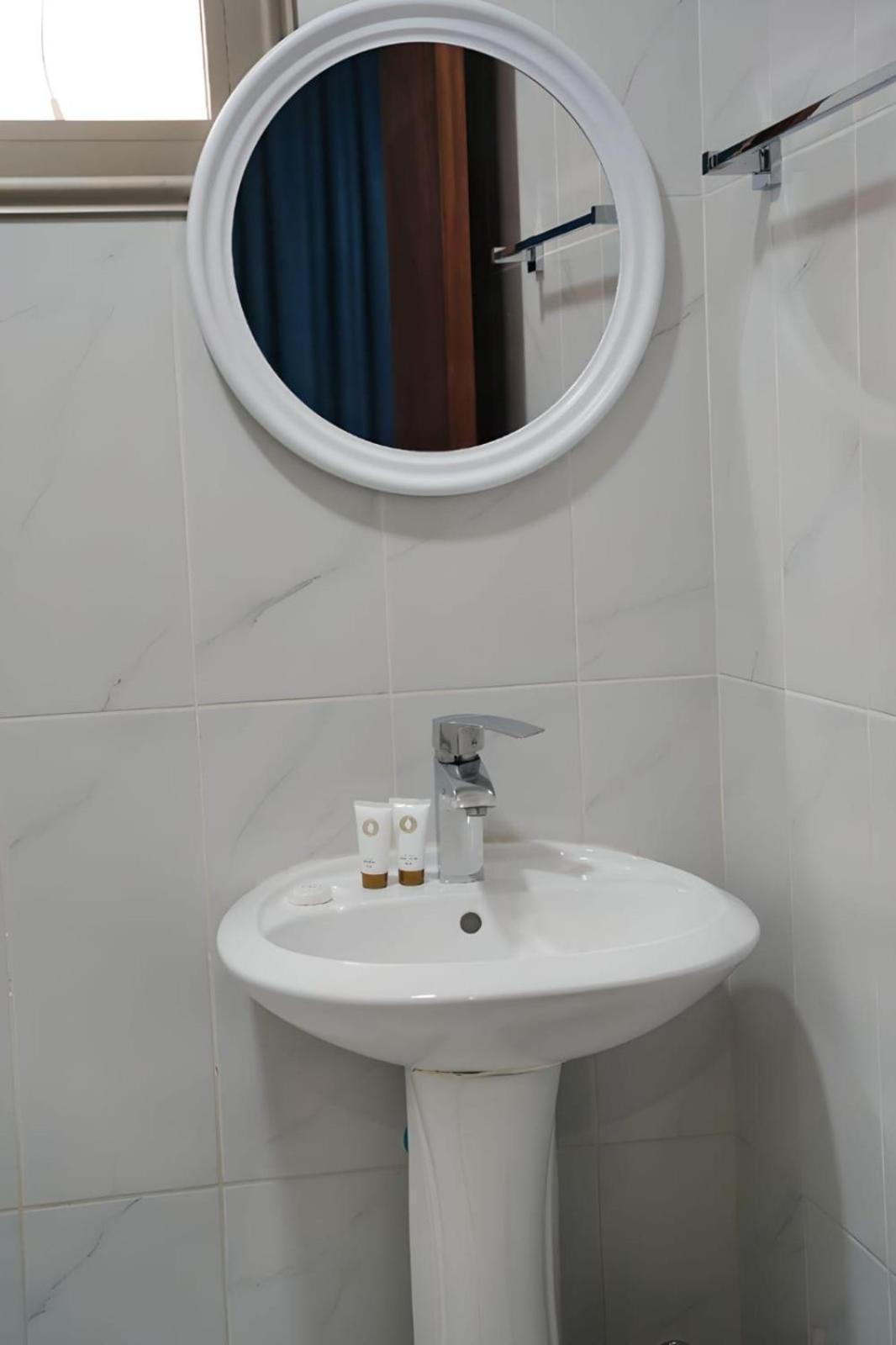Ferienwohnung De Iris Regency Fahaheel Kuwait City Exterior foto